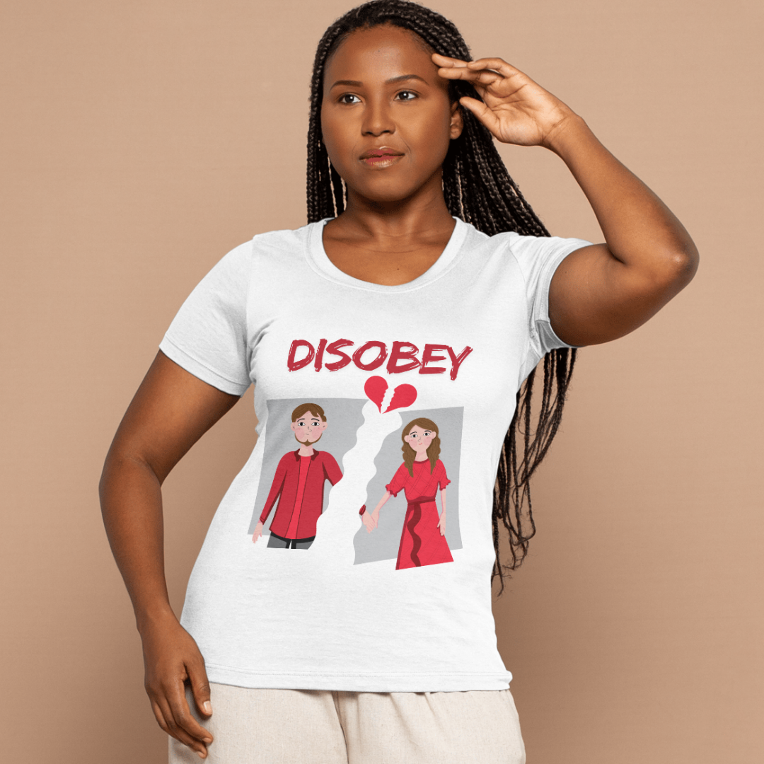 Maglietta Grafica Con Cuore Spezzato e Stampa "Disobey"