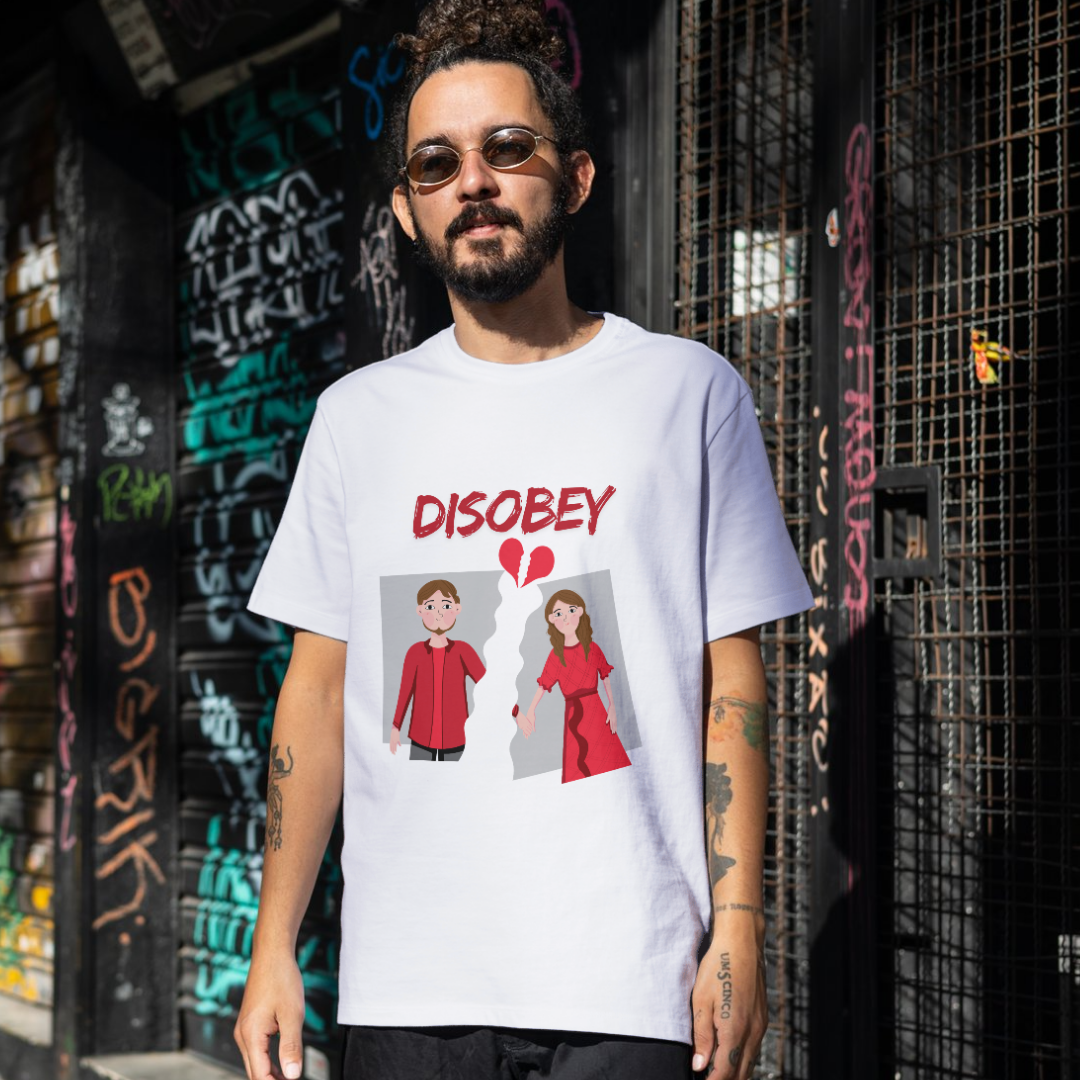 Maglietta Grafica Con Cuore Spezzato e Stampa "Disobey"